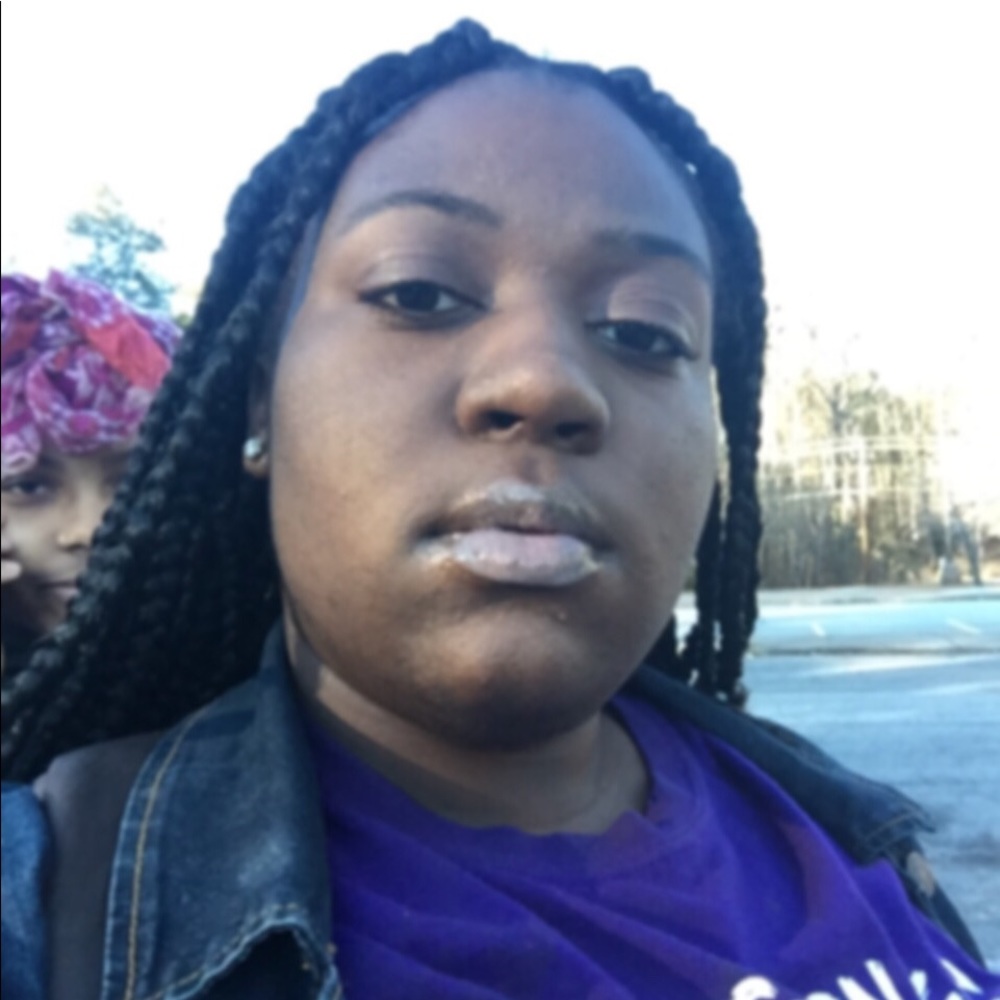 Meet your Posher, Anbria